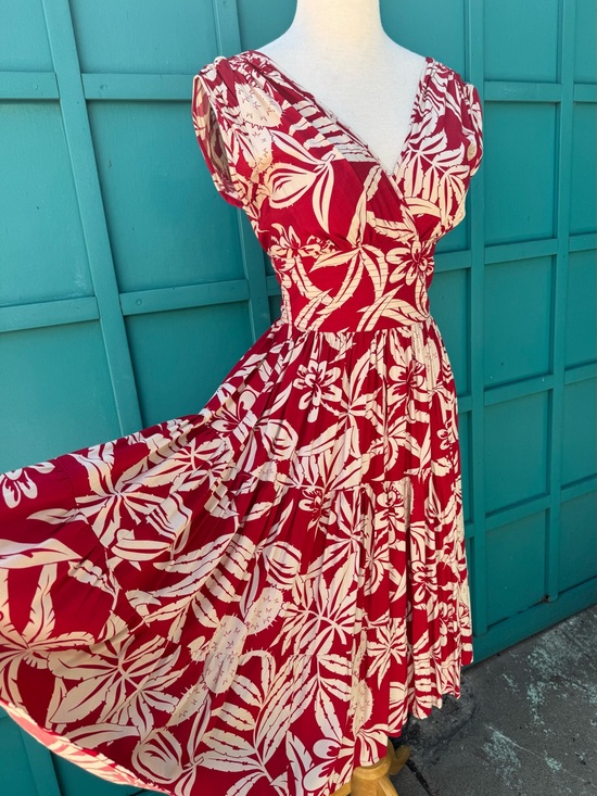 Trashy Diva Dresses & Skirts - Gorgeous Retro Style Rayon Tropical Print  with full layered skirt !